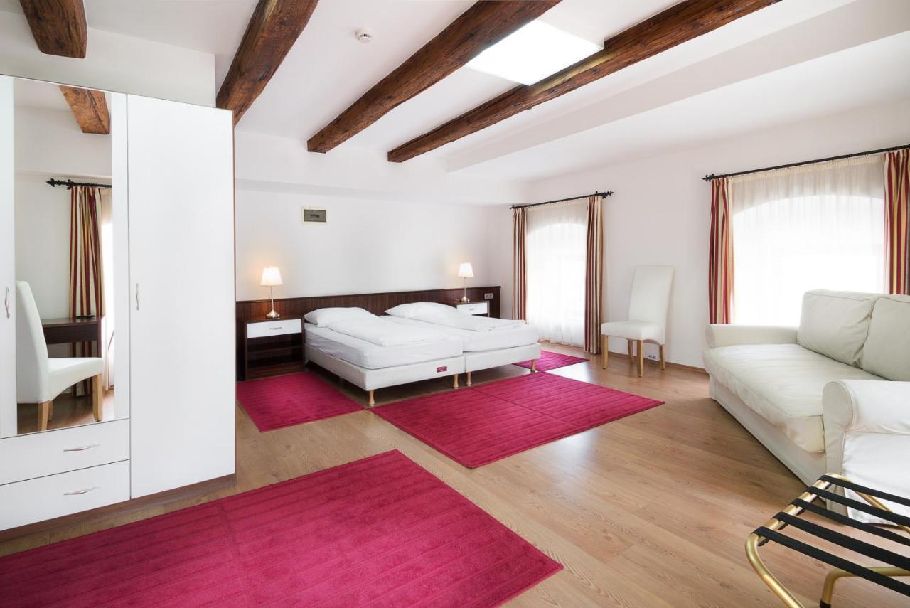 Bed and Breakfast Rubra Panzio à Vác Extérieur photo